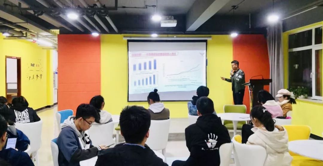 https://mmbiz.qpic.cn/mmbiz_jpg/C1nIVrazMhaQAKYkiaxN2ibjcX5r4eQ6fDUssJLJGiaibhMSqNlib96KQSwx4RpaNibyMQI44nKVVrewbyS92xrZklew/640?wx_fmt=jpeg