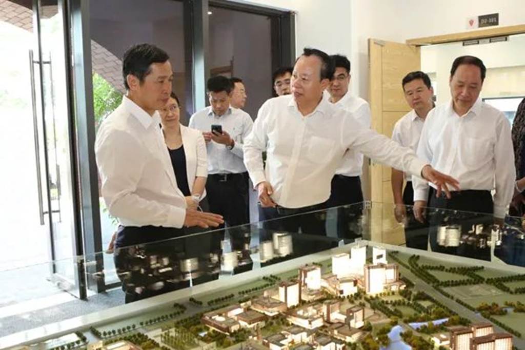 https://mmbiz.qlogo.cn/mmbiz_jpg/Lsgn6FcklBFavaAYVJCNVGetcbVKDxGL1MRlVVX44WmGPIr1PmYcP7o4GU26tfUJsFBRqr6DeaDPf3cGDjEDibg/640?wx_fmt=jpeg