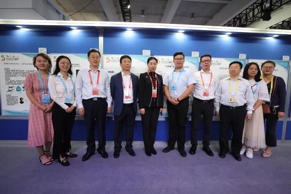 https://mmbiz.qpic.cn/mmbiz_jpg/Uw0GnQwQIqkSjoc9lqYsicelePWFduRxJRyFvayOupjARNhXfMhXSSvrG1VfRD2t8UhbHOiaKumhIxJG8ZZs4ictw/640