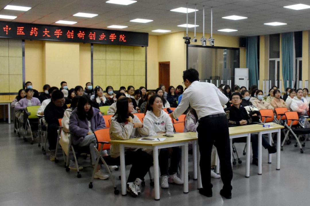 https://mmbiz.qpic.cn/mmbiz_png/Uw0GnQwQIqkzGSibpZg24cdb2iaPG6IicsIF3MJSbBwlw0liaDfFVe1hNS56UJfC7EHOlrzqMKgF5MCsbibL8fuDFWA/640?wx_fmt=png