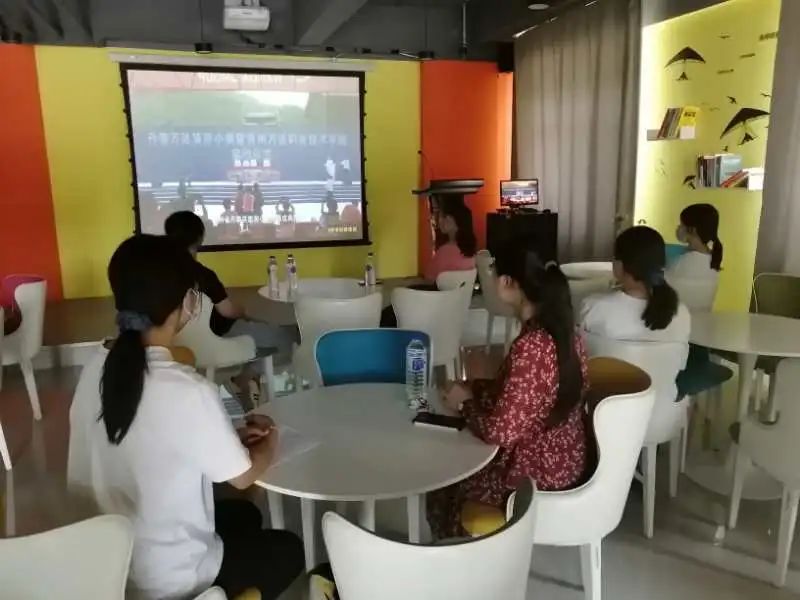https://mmbiz.qpic.cn/mmbiz_jpg/C1nIVrazMhbWKT1QxT4ShPmuqj6cwictQn7Ykwibib81U1xZyOmxIpuYGayfxTBktzMibsoqOxAQXMk98NUVbajVPA/640?wx_fmt=jpeg